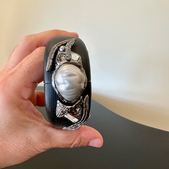 RARE Luxury Formal Authentic Alexis Bittar Lucite Crystal Baroque Pearl Bangle - Picture 11 of 17
